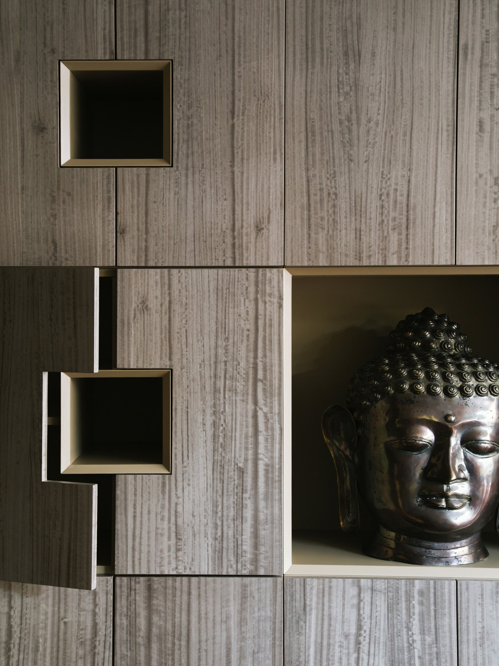 BOURGEOIS STORAGE/TV