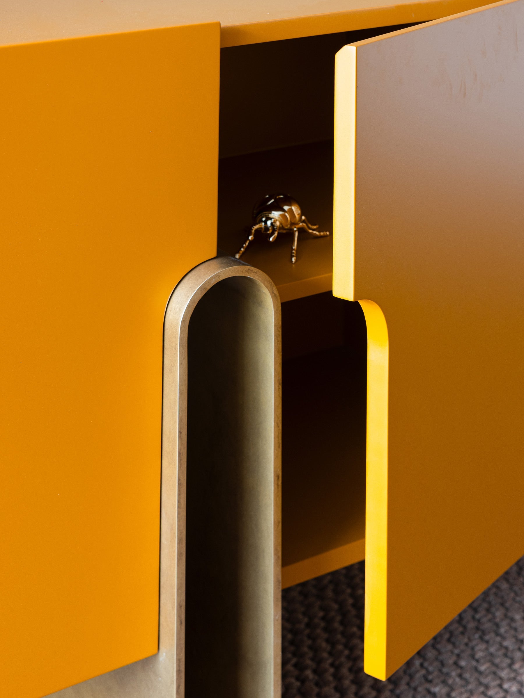 MADRE CONSOLE DRESSER